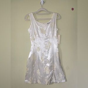 Vintage Elegant White and Cream Floral Mini  Dress